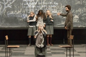 Saoirse Ronan (foreground), Elizabeth Teeter, Ashlei Sharpe Chestnut, Erin Wilhelmi and Ben Whishaw (background).