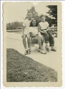 Elliott Gould seated with his mother and father in Luxor Manor, Ellenville, NY (Catskills), in the mid-1940s. Photo courtesy of Elliott Gould